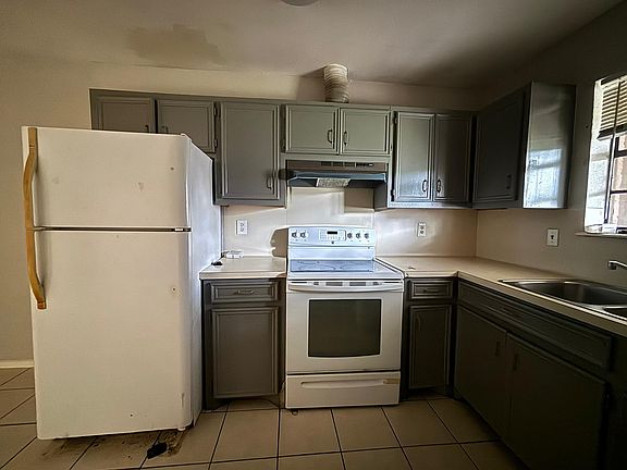 4th image of 2500 N 31st Ln #2