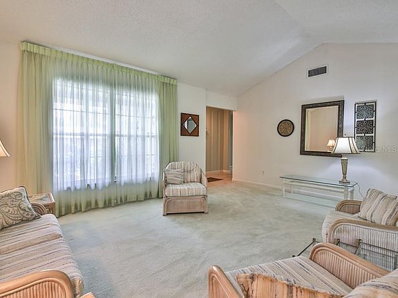 5th image of 949 Feather Dr
