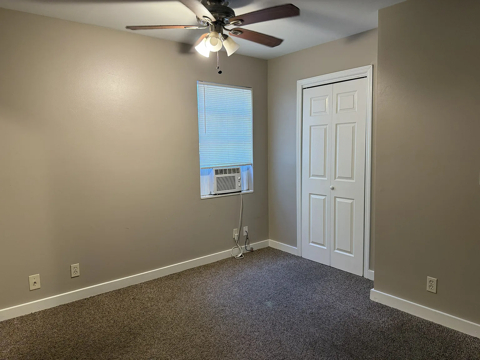 1 bed, 300 sqft, $700 — Photo 2