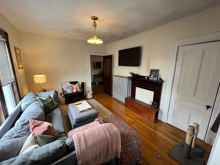 211 Holland St #2R — Photo 35