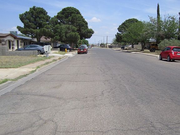 4th image of 4611 Comanche Dr