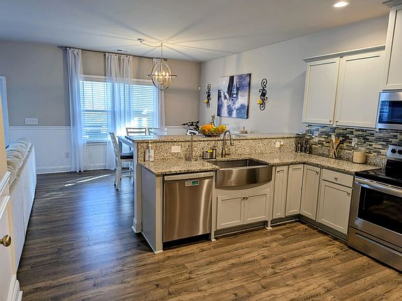 4th image of 179 Rosewood Cir