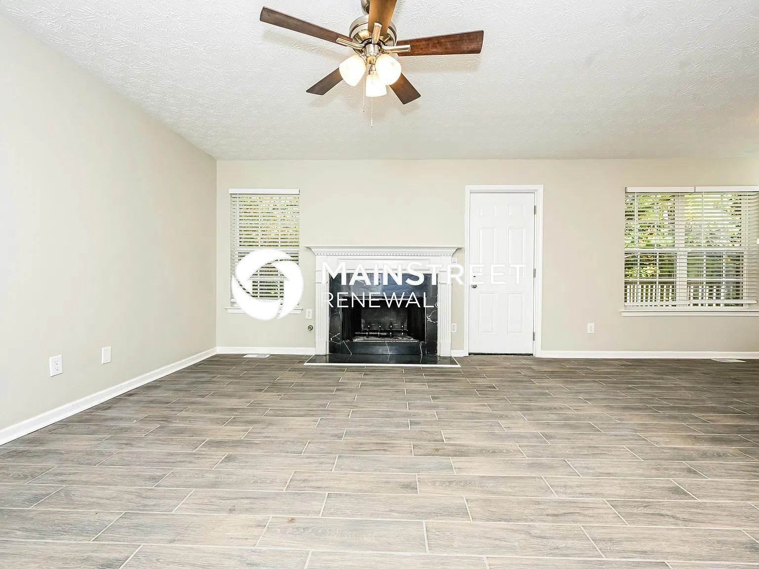 315 Summit View Dr — Photo 2