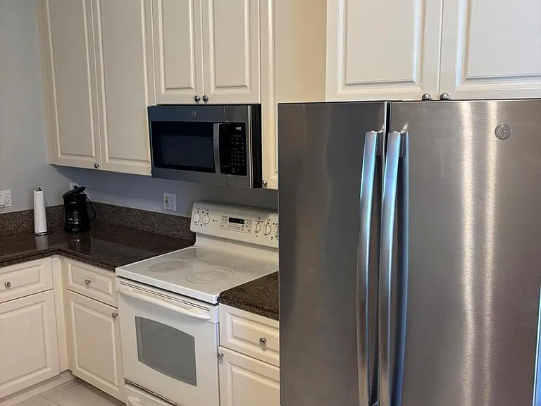 6 Harbour Isle Dr E #205 — Photo 21