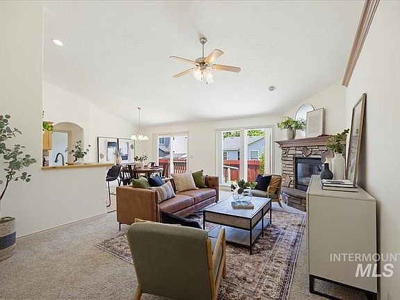4th image of 724 Edmund St