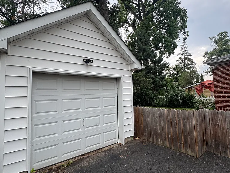 734 Greenwood Rd — Photo 27