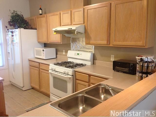 1st image of 305 Manitoba Ln
