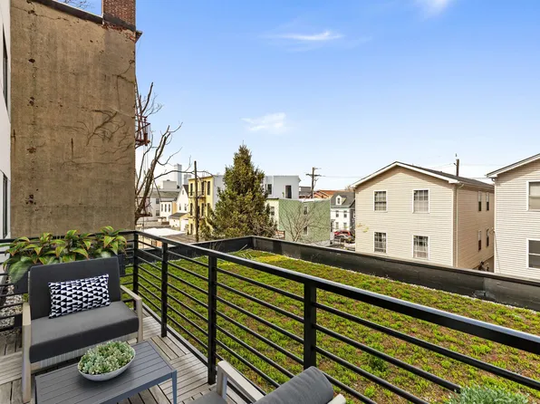 391 Palisade Avenue image 4 of 18