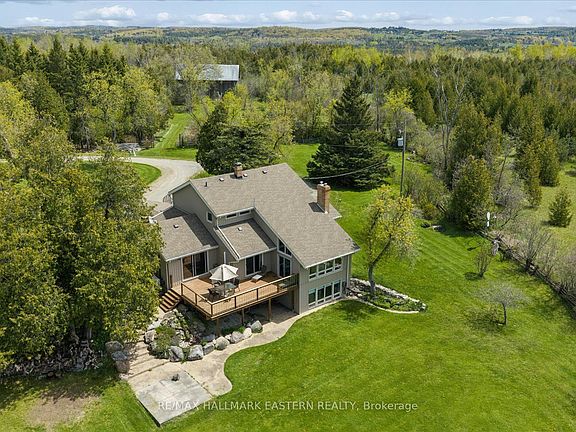 3rd image of 906 Mount Horeb Rd