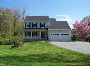 12 Conrad St, Groton, CT 06355