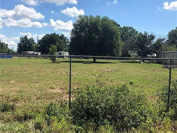 3rd image of 2765 Holly Ln