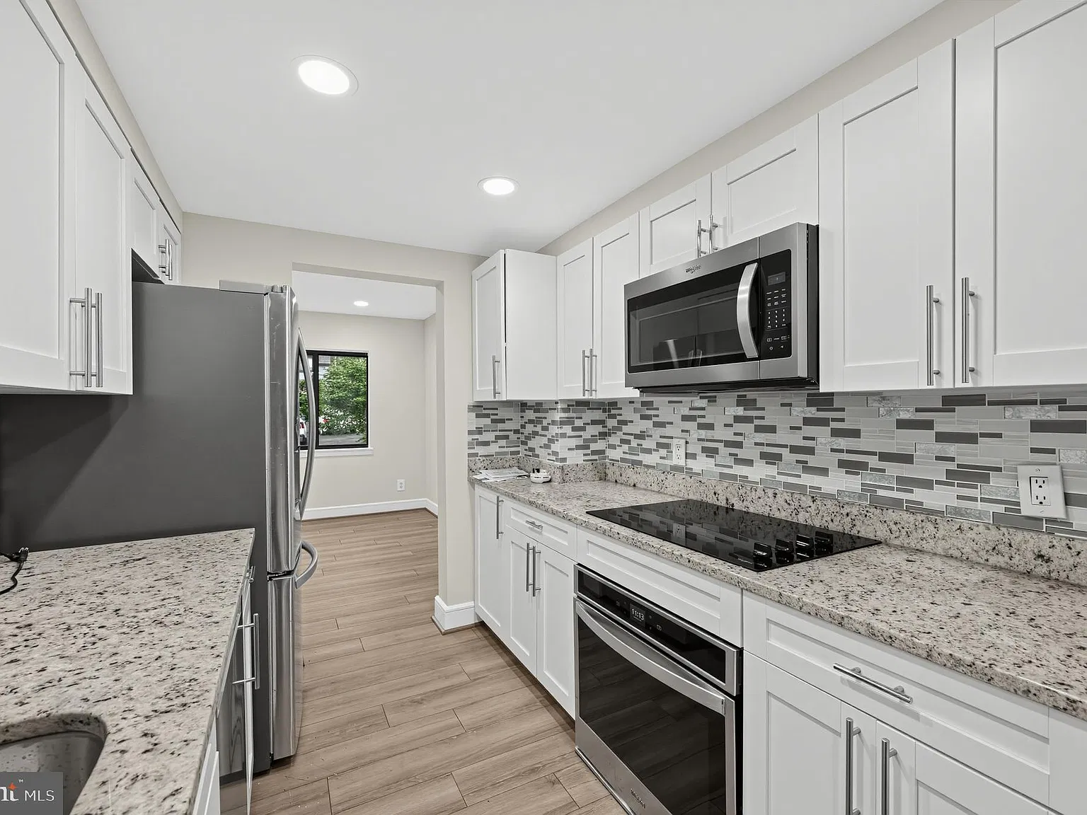 4 bed, 3.5 bath, 1656 sqft, $3,650 — Photo 2