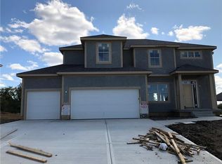 5231 NE 91st St, Kansas City, MO 64156