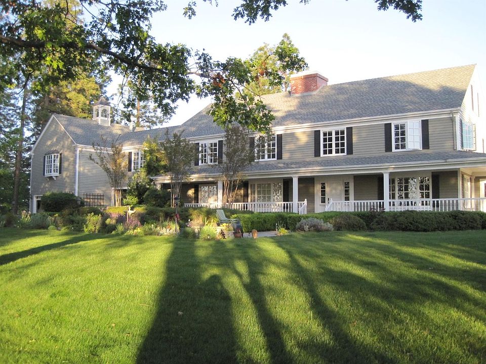 2nd image of 685 Coyote Hill Rd