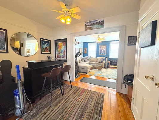 Rented by Capri Jet Realty Corp | media 4