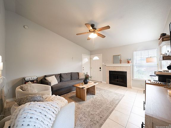 4th image of 6131 Valley Bay Dr
