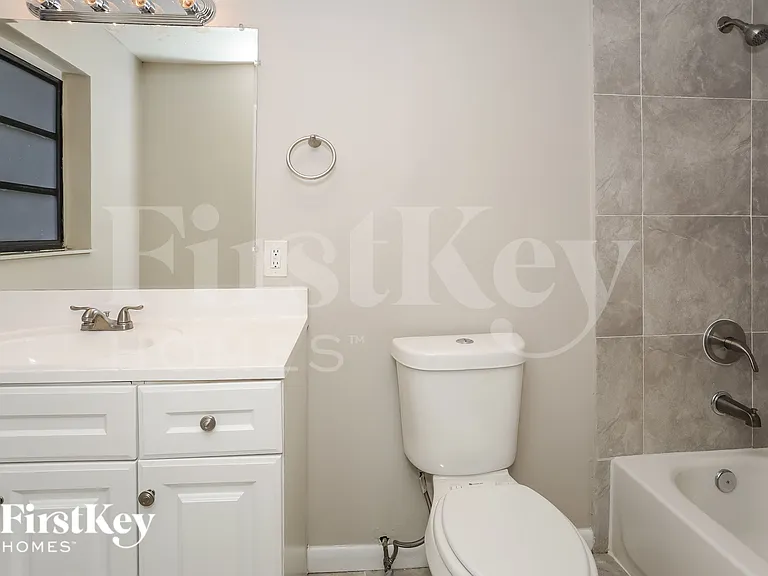 3751 NW 170th St — Photo 14