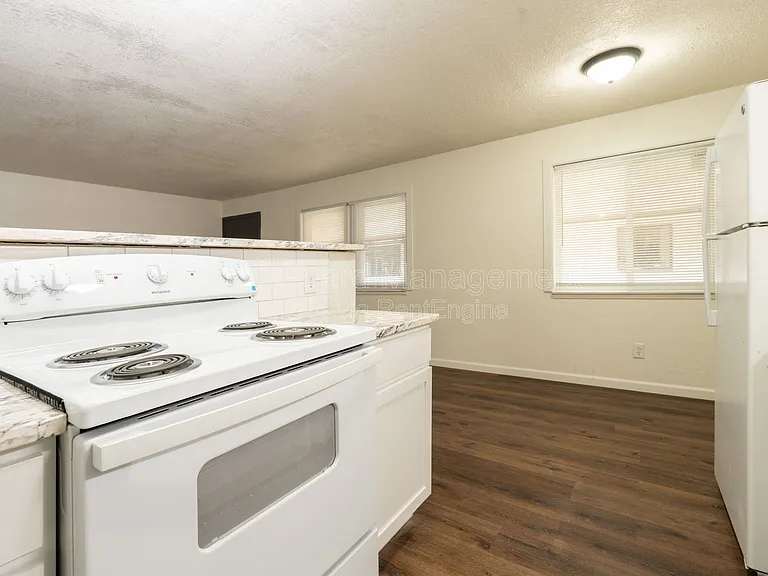 750 W Dayton Ave #204 — Photo 14