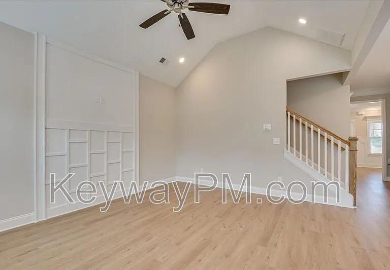 769 Bronze Way — Photo 10
