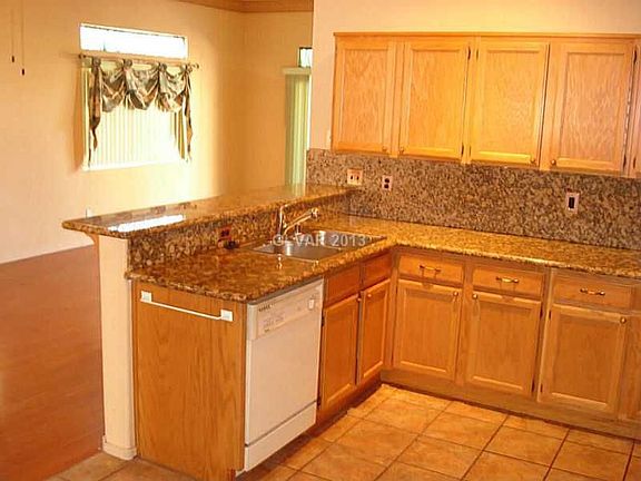 3rd image of 118 Montesol Dr