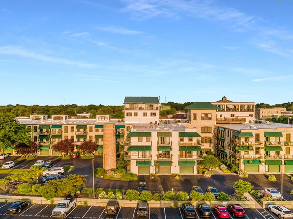 110 N Harbor Dr Unit 310, Grand Haven, MI 49417