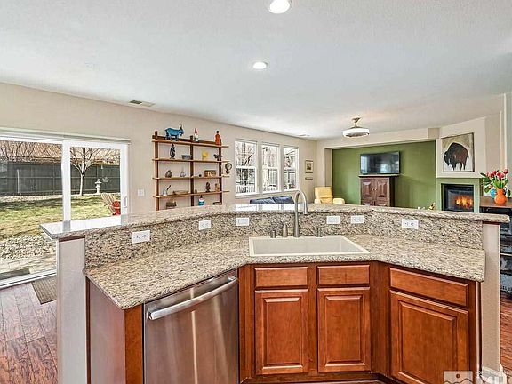 5th image of 570 Little Sorrel Ct