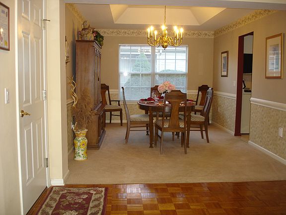 5th image of 2491 Woodbine Ln
