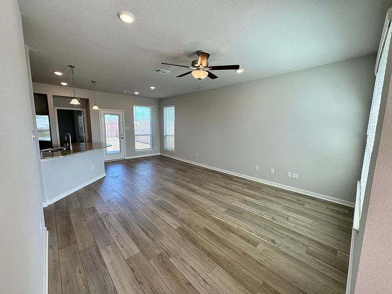 812 N Ranch Rd — Photo 3