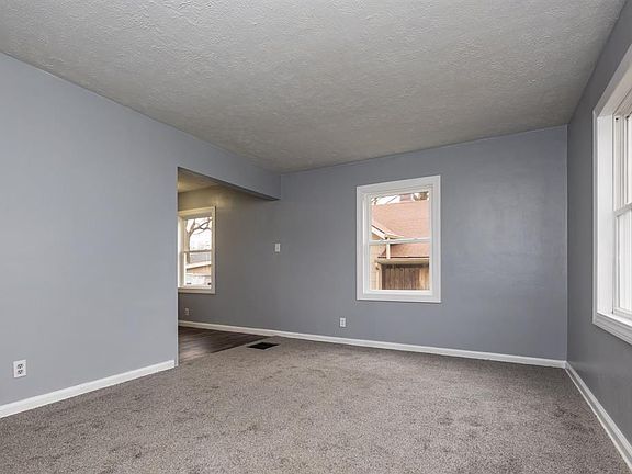 4th image of 309 Lake St