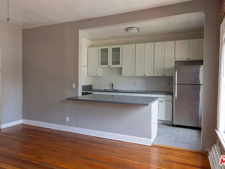 661 Shatto Pl #201 — Photo 4