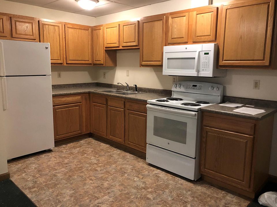 1st image of 221 Pearl St