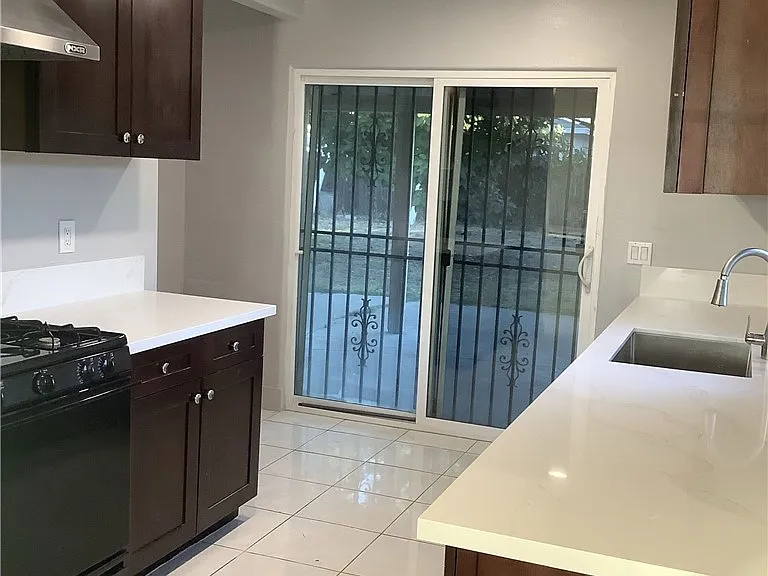 1113 S Virlee St — Photo 7
