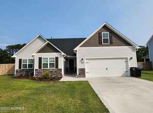 314 White Dove Dr, Hubert, NC 28539