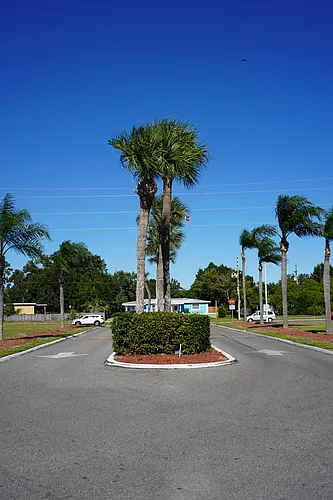 Royal Bay Apartments Photo 1