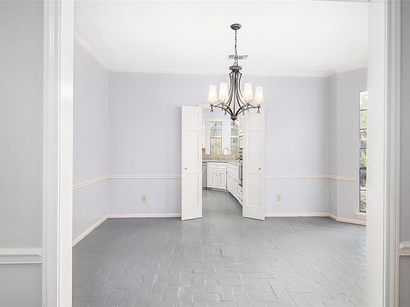 5th image of 5622 Spring Lodge Dr
