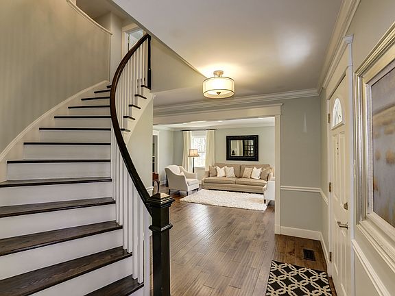 3rd image of 3404 Lyrac St
