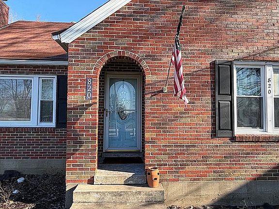 2nd image of 820 W Jackson Blvd