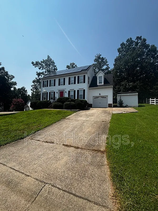 4 bed, 2.5 bath, 2038 sqft, $2,595 — Photo 2