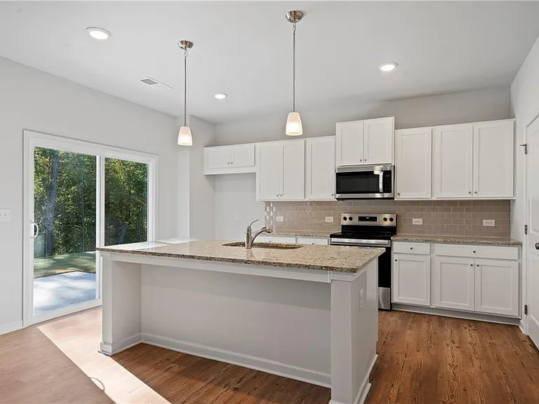 785 Summerwood Ln — Photo 13