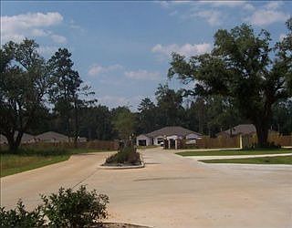 2nd image of 154 Village Oaks Ot