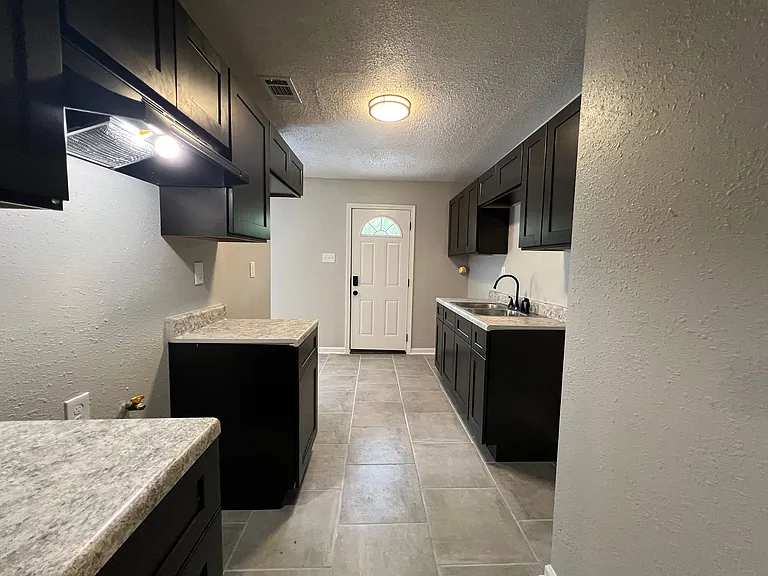 1181 Canary Ln — Photo 8