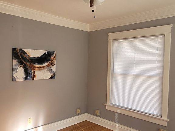 4th image of 3928 Clark Ave
