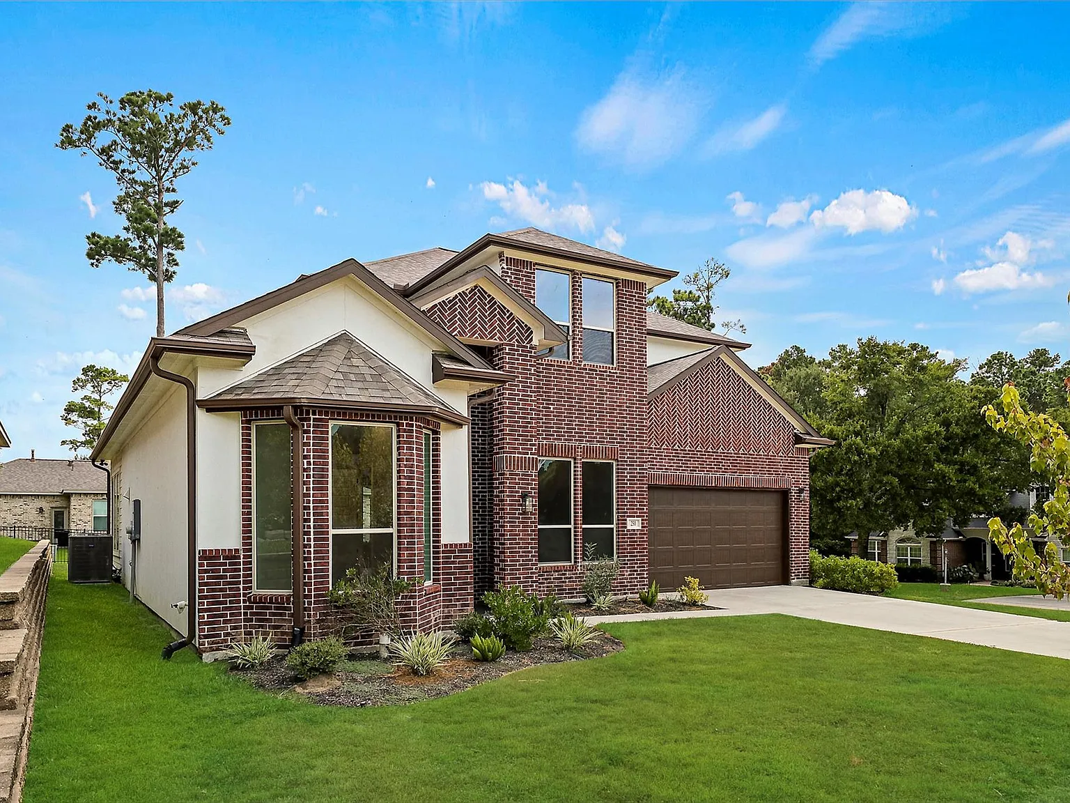 5 bed, 3.0 bath, 2848 sqft, $2,850 — Photo 3