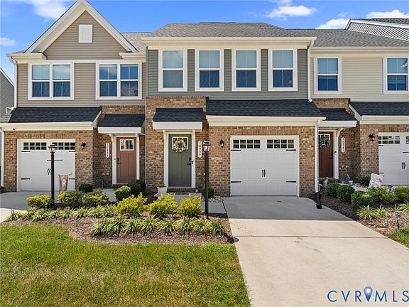 2nd image of 10937 Genito Square Dr