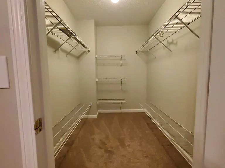 300 Cottonwood Creek Cir — Photo 24