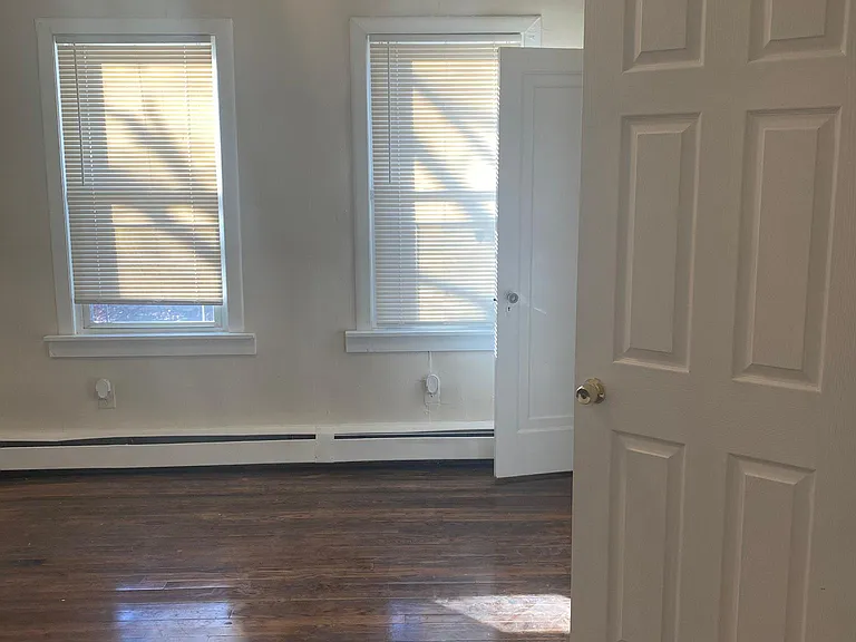 51 Birch Pl #1 — Photo 4