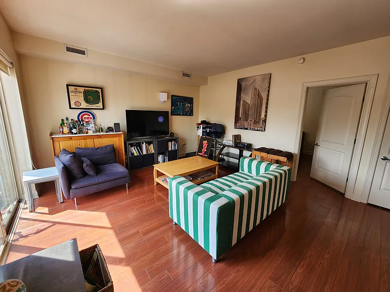 2318 N Milwaukee Ave #303 — Photo 6