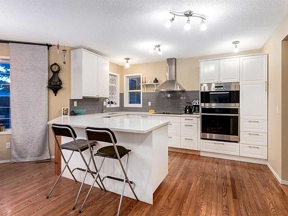 4th image of 27 NE Arbour Butte Rd NW