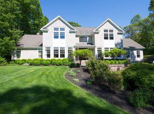 21 Woodlot Rd, Saint James, NY 11780