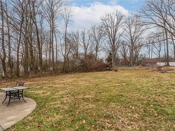 3rd image of 1147 W Overton Dr
